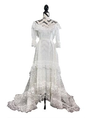Vintage 1970's Victorian Sz XS Prairie Intricate Lace Tiered Ruffle Bridal Gown